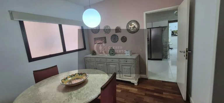 Imagem Apartamento com 4 Quartos e 6 banheiros à Venda, 318 m² por R$ 750.000