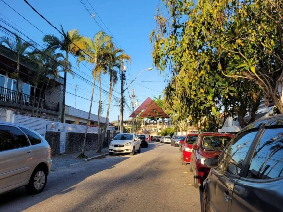 Imagem Amplo apartamento térreo com 3 quartos no Bairro Chic