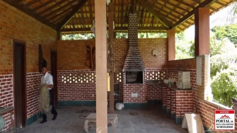 Imagem VENDO BELO SITIO EM ESMERALDAS, JUNTO AO CONDOMÍNIO IPÊ AMARELO. AMPLA ÁREA DE LAZER, PISCINA, SAUNA, QUADRA E LAGOA COM MUITO PEIXE