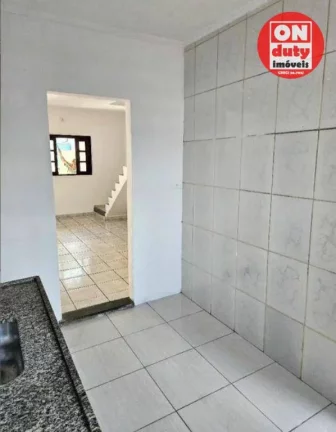 Imagem Sobrado à venda, 69 m² por R$ 305.000,00 - Saboó - Santos/SP