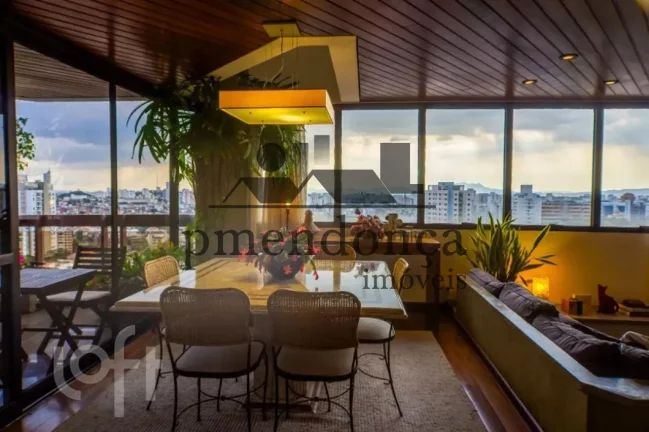 Imagem Apartamento Duplex no Sumaré com 3 suítes, 3 vagas, 208 m²