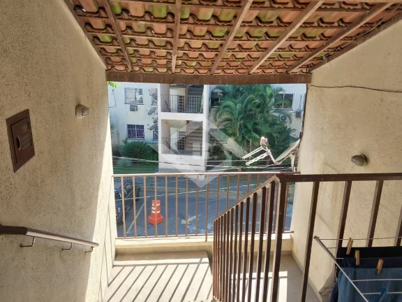 Alugo apartamento no Condomínio Toulon