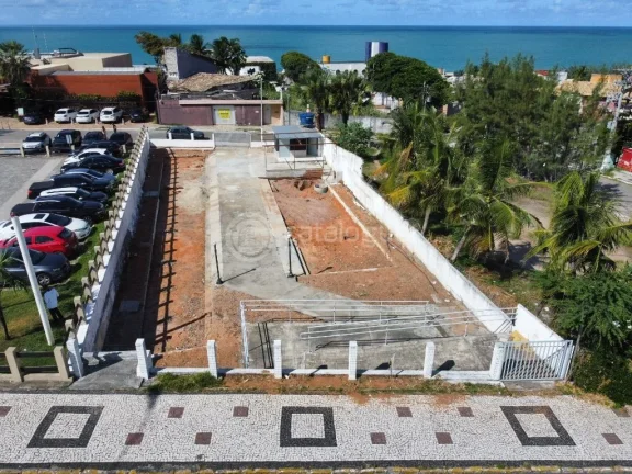 Imagem Terreno comercial à venda ou locação em Ponta Negra - 585m² de visibilidade e localização estratégica - a Av. Eng. Roberto Freire.