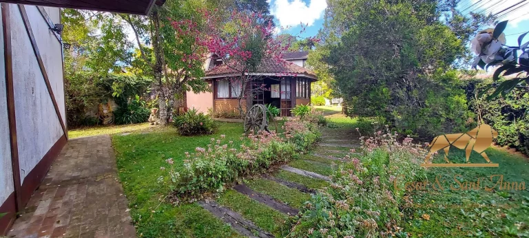 Imagem Casa com 730m², a venda, no Bairro Alto do Capivari em Campos do Jordão-SP