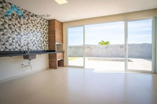 Imagem Descubra o Luxo de Viver em Atibaia: Casa com Lazer Completo, Jardim Shangri-la