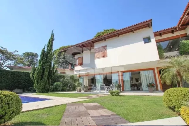 Imagem Casa em excelente localização no Jardim Guedala, direcionada para um lindo jardim com piscina em d...