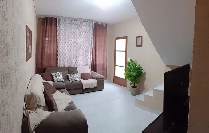 Imagem Sobrado com 3 dormitórios à venda, 200 m² por R$ 470.000,00 - Parque Maria Helena - Suzano/SP
