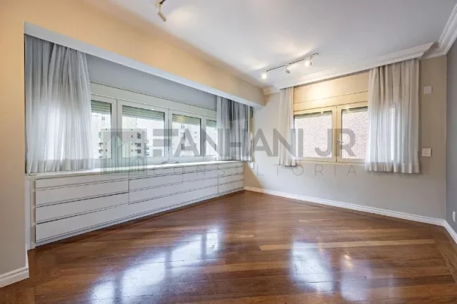 Imagem Imperdível apartamento de alto padrão à venda/locação em São Paulo-SP, Jardim Europa. 3 quartos, 3 suites, 4 salas, 5 banheiros, 4 vagas, 280m².