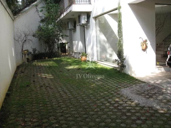 Imagem Casa à venda ao lado do Colégio Miguel de Cervantes, 530 m² com 3 suítes, 4 vagas - Morumbi /SP