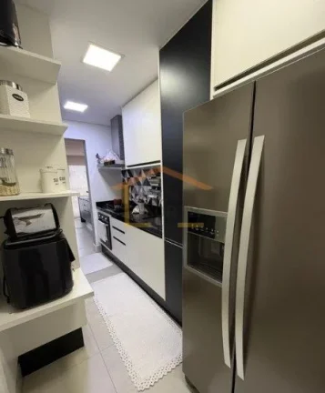 Imagem Apartamento com 120 m² de área útil, 3 dormitórios, sendo 3 suites com armários, sala para dois...