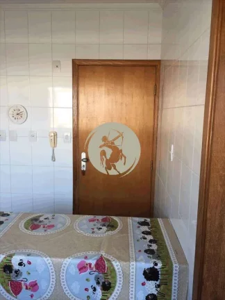 Imagem SALA COM CABEAMENTO DA TV À CABO NET E AR CONDICIONADO INSTALADO 2 DORMITÓRIOS SENDO UMA SUÍTE E ...