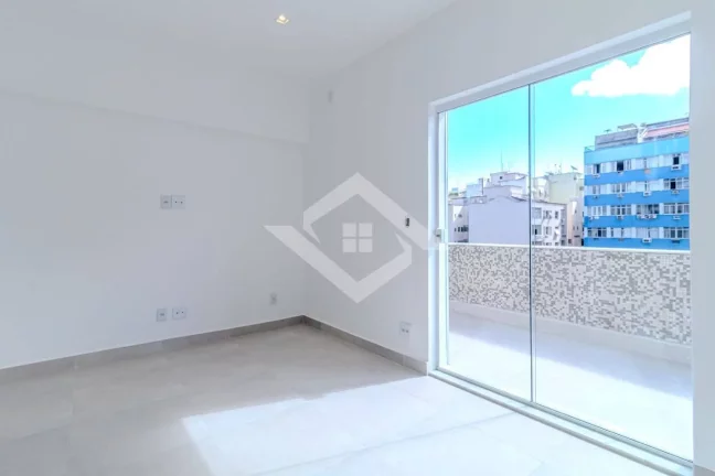 Imagem Apartamento Reformado e Mobiliado com Vista Mar em Copacabana - 3 Quartos