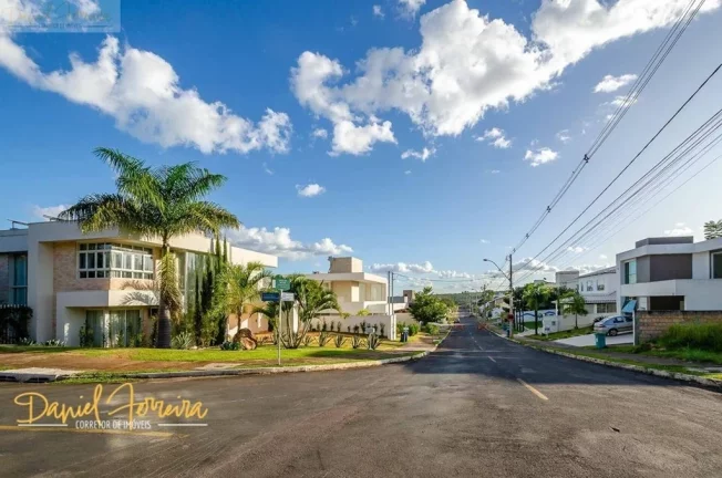 Imagem Daniel Ferreira vende: Lote com 900 m², praticamente todo plano.
