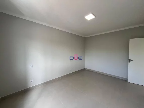 Imagem Apartamento impecável, no canal 6 de frente, 2° andar com sacadinha. 2 quartos sendo 1 suite e vaga