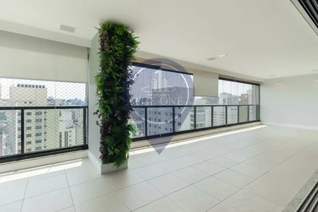 Imagem Venda de Apartamento de Luxo com 3 Quartos e 3 Suítes na Vila Uberabinha, São Paulo-SP: 184 m², 2 Salas, 5 Banheiros e 3 Vagas.
