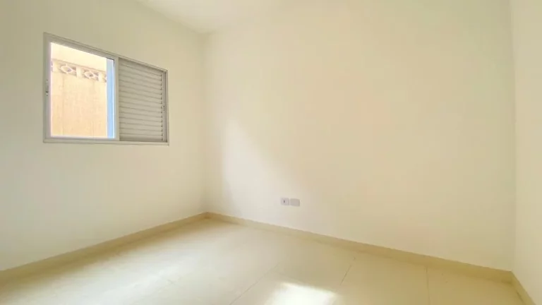 Imagem Casa de Condomínio com 2 dorms, Maracanã, Praia Grande - R$ 250 mil, Cod: 1979