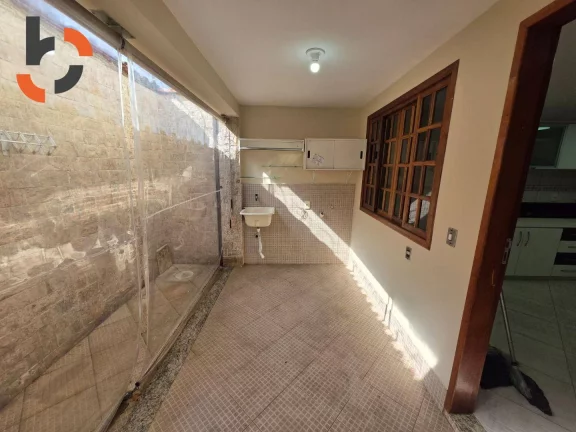 Imagem Casa com 2 dormitórios à venda, 54 m² por R$ 320.000,00 - Banco de Areia - Mesquita/RJ