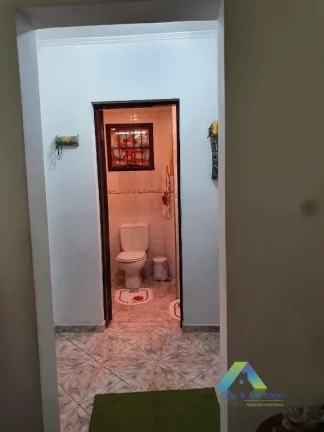 Imagem Lindo sobrado 177 metros, com excelente localização 3 dormitórios, 3 vagas, quintal espaço gourmet com ótimo valor !,