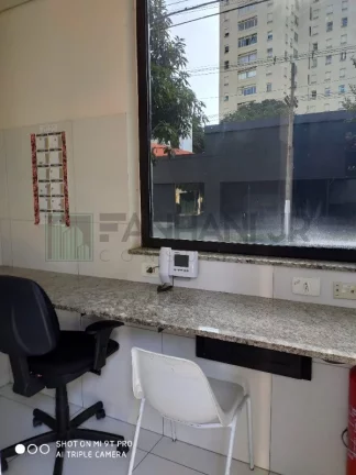 Imagem Descubra o seu novo endereço comercial dos sonhos no coração do Jardim Europa! Esta incrível casa comercial oferece uma ampla área externa perfeita pa