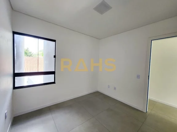 Imagem Sobrado Geminado Novo em Ã³tima localizaÃ§Ã£o no IririÃº, prÃ³ximo ao ColÃ©gio Santo AntÃ´nio. 1 suÃ...