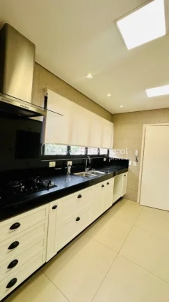 Imagem Em uma das ruas mais desejadas do Cambuí, este apartamento único oferece o privilégio de ocupar u...