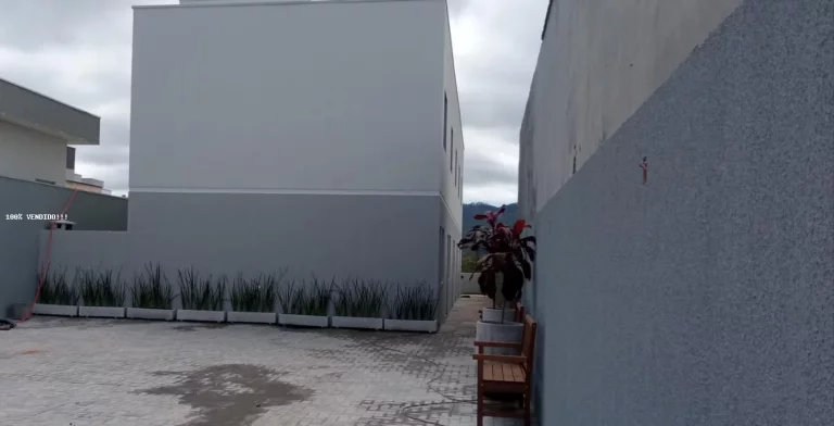 Imagem Casa em Condomínio para Venda em Mogi das Cruzes / SP no bairro Vila São Paulo/Botujuru
