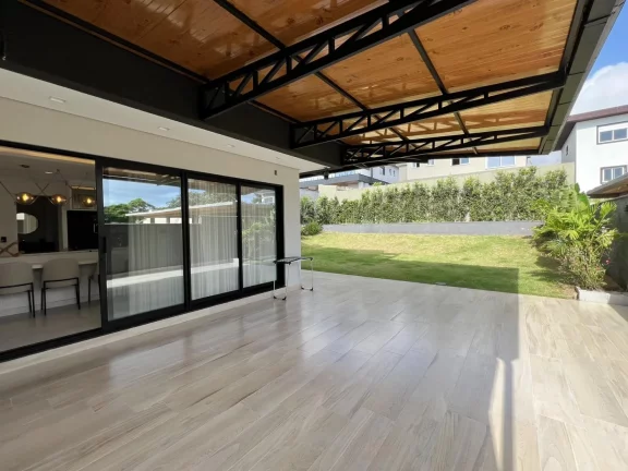 Imagem Casa Alto Padrão para Venda em Florianópolis / SC no bairro Ingleses do Rio Vermelho