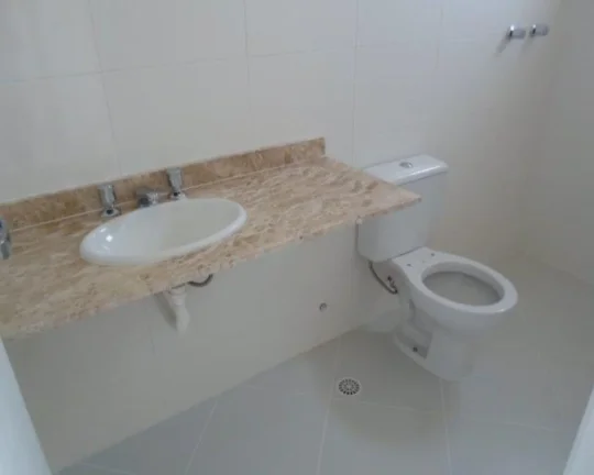 Imagem Apartamento à venda no Guarujá na Praia das Pitangueiras.
