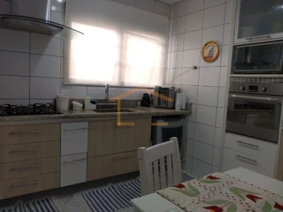 Imagem Apartamento de 151 m² com 3 dormitórios, sendo 3 suítes, sala com lareira, sacada gourmet com chu...