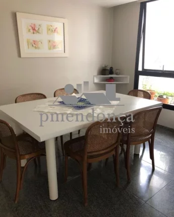Imagem Apartamento à venda em Higienópolis com 327m², 3 suítes + escritório, 3 vagas livres.