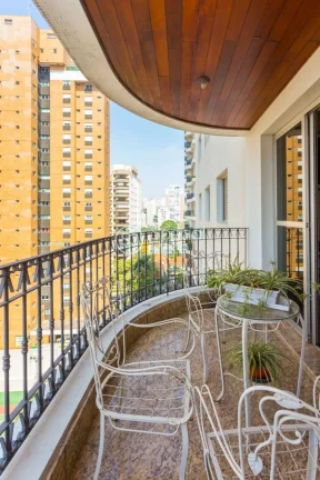 Imagem Ótimo apartamento com 159m2 de área privativa, 4 dormitórios ( 1 suíte ) e 2 vagas na garagem. L...