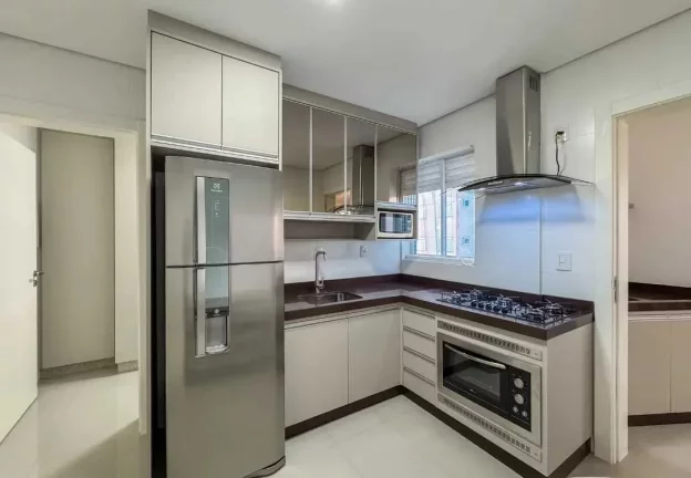 Imagem Apartamento com 3 suítes e 3 vagas - Centro de Balneário Camboriú/SC