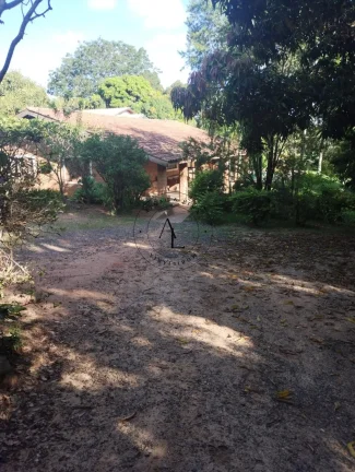 Imagem Refúgio dos Sonhos: Chácara com Piscina, Churrasqueira, Jardim e Campo de Futebol em 3.800m2