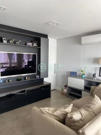Imagem Apartamento com 96m2 de área privativa, 4 dormitórios ( 1 suíte) e 2 vagas na garagem. Living amp...