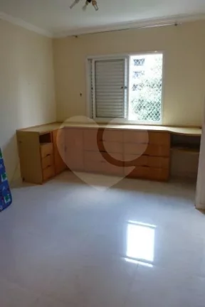 Imagem Apartamento à venda com 3 quartos, sendo 1 suíte, no condomínio Edifício Casa Blanca, São Paulo - SP
