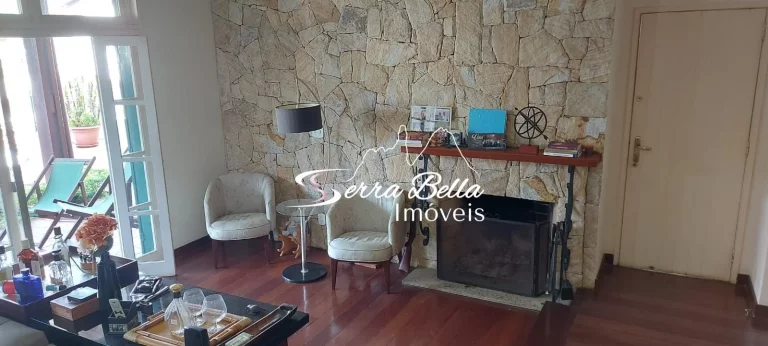 Imagem Casa com 4 dormitórios à venda, 250 m² por R$ 840.000 - Alto - Teresópolis/RJ