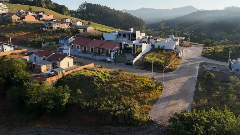 Imagem Terreno com 449m² localizado no bairro Rio Ferro em Presidente Getúlio/SC.
