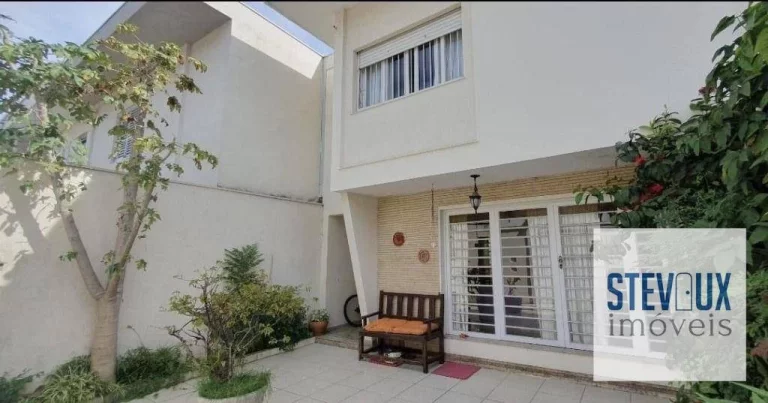 Imagem Casa de vila com portão para venda!