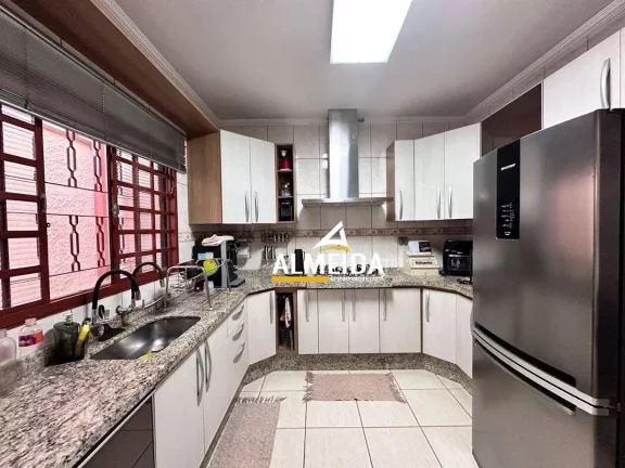 Imagem Casa com 3 dormitórios à venda, 134 m² por R$ 550.000,00 - Estádio - Rio Claro/SP