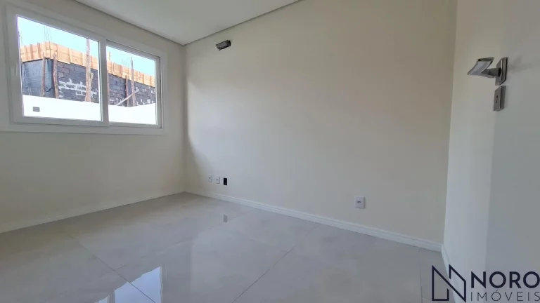 Imagem Casa de 220m² no Condomínio Fechado – Suíte Master, Espaço Gourmet e Amplo Pátio