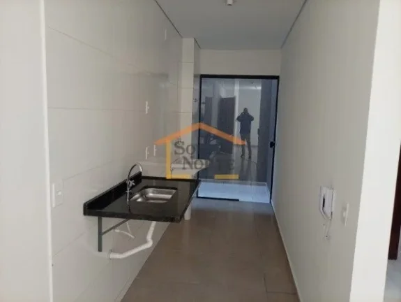 Imagem Apartamento com 42,20m², 2 dormitórios, banheiro, sala com varanda, cozinha e área de serviço. O...