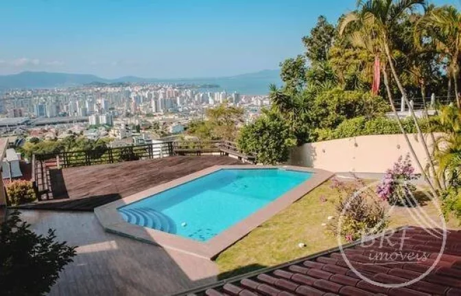 Imagem Vendo maravilhosa casa no Bosque das mansões São jose SC