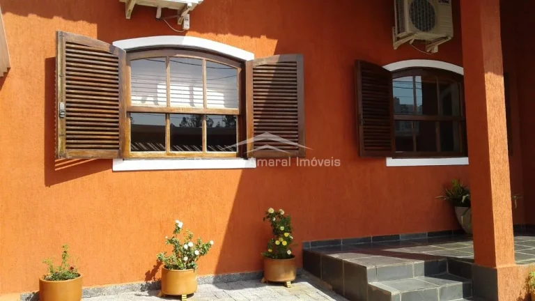 Imagem Casa residencial e comercial à venda em Valinhos

Ótima casa térrea, podendo ser residencial ou c...