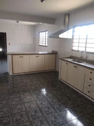 Imagem sobrado com 01 vaga, sala ampla , 03 dorm. sendo 01 suite com closet e sacada, 01 sala de jantar, 01...