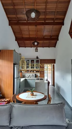 Imagem Casa Elegante com 4 Dormitórios a 700 metros da praia de Massaguaçu.