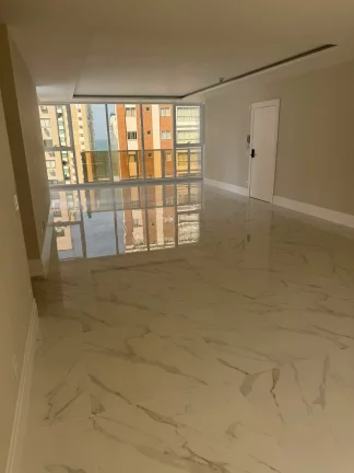 Imagem Apartamento com 4 dormitórios à venda sendo 4 suítes, 301.15 m² por - R$ 6.800.000,00 - Centro - Bal. Camboriú/SC