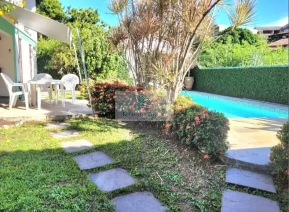 Imagem Casa de Luxo à Venda em Maria Paula, Niterói-RJ: 4 Quartos, 1 Suíte, 2 Salas, 3 Banheiros, 3 Vagas de Garagem