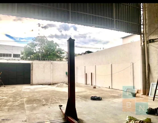 Imagem Galpão para Locação em Rio de Janeiro / RJ no bairro Freguesia (Jacarepaguá)