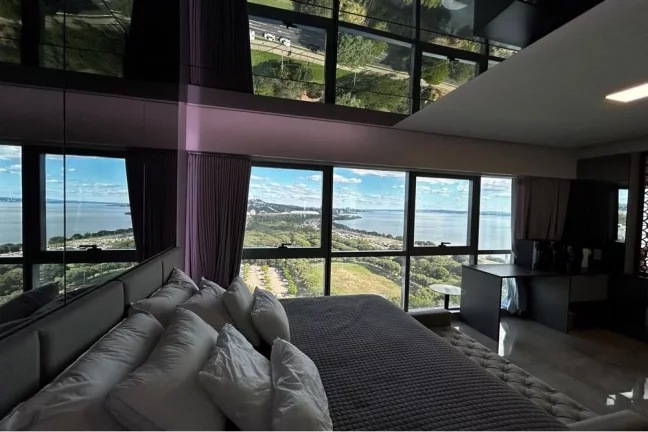 Imagem Apartamento à venda em Porto Alegre, Menino Deus, com 1 quarto, 73m2