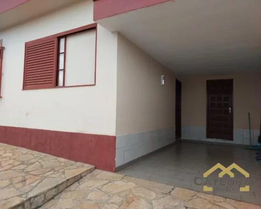 Imagem Casa térrea com 3 dormitórios à Venda por R$660.000,00 no bairro Pacaembu Jundiaí/SP